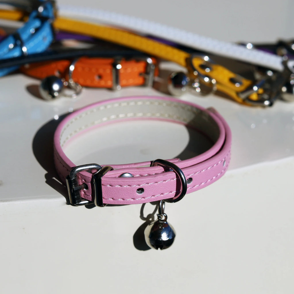 Collier en cuir PU élégant pour chat