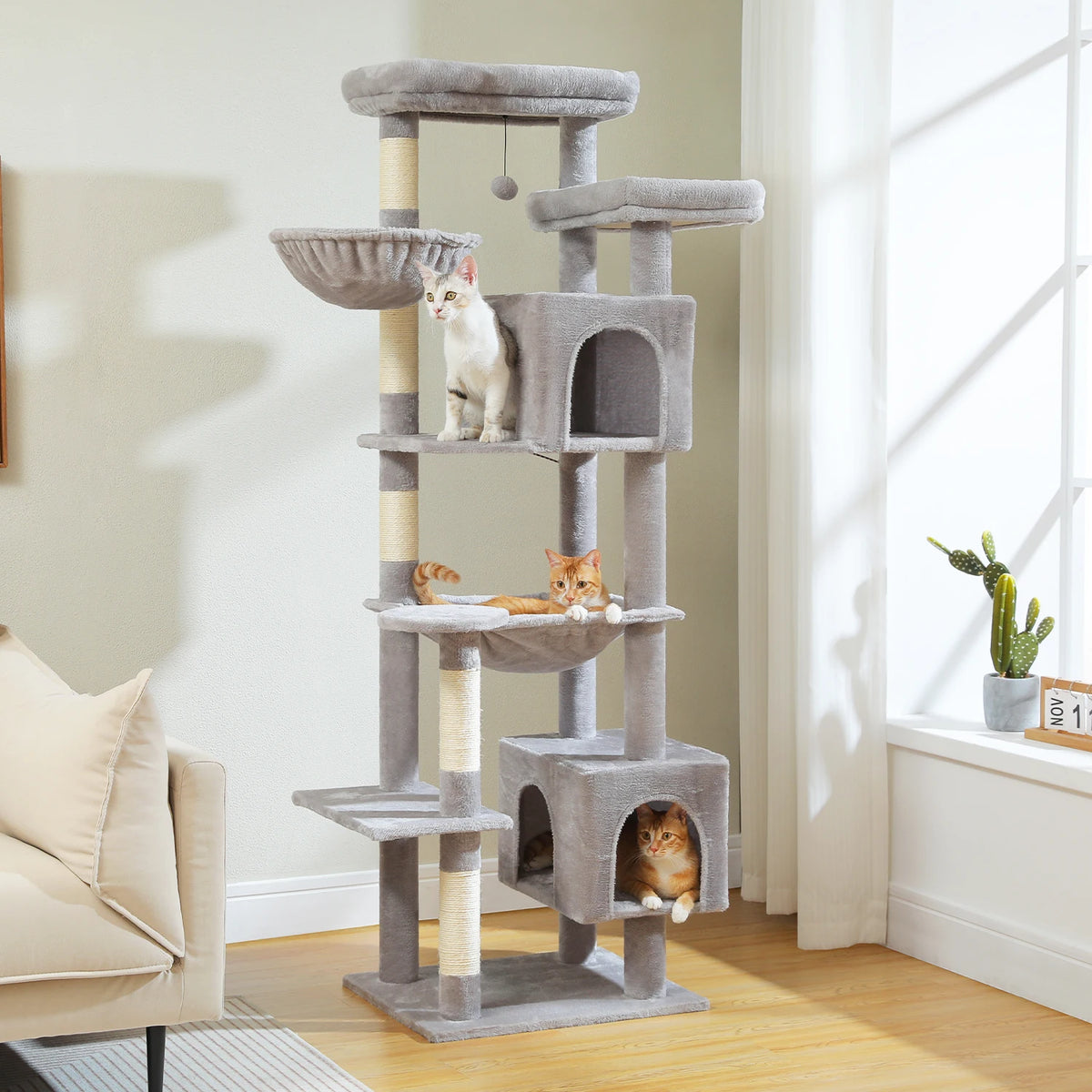 Grand arbre à chat multi-niveaux avec griffoirs