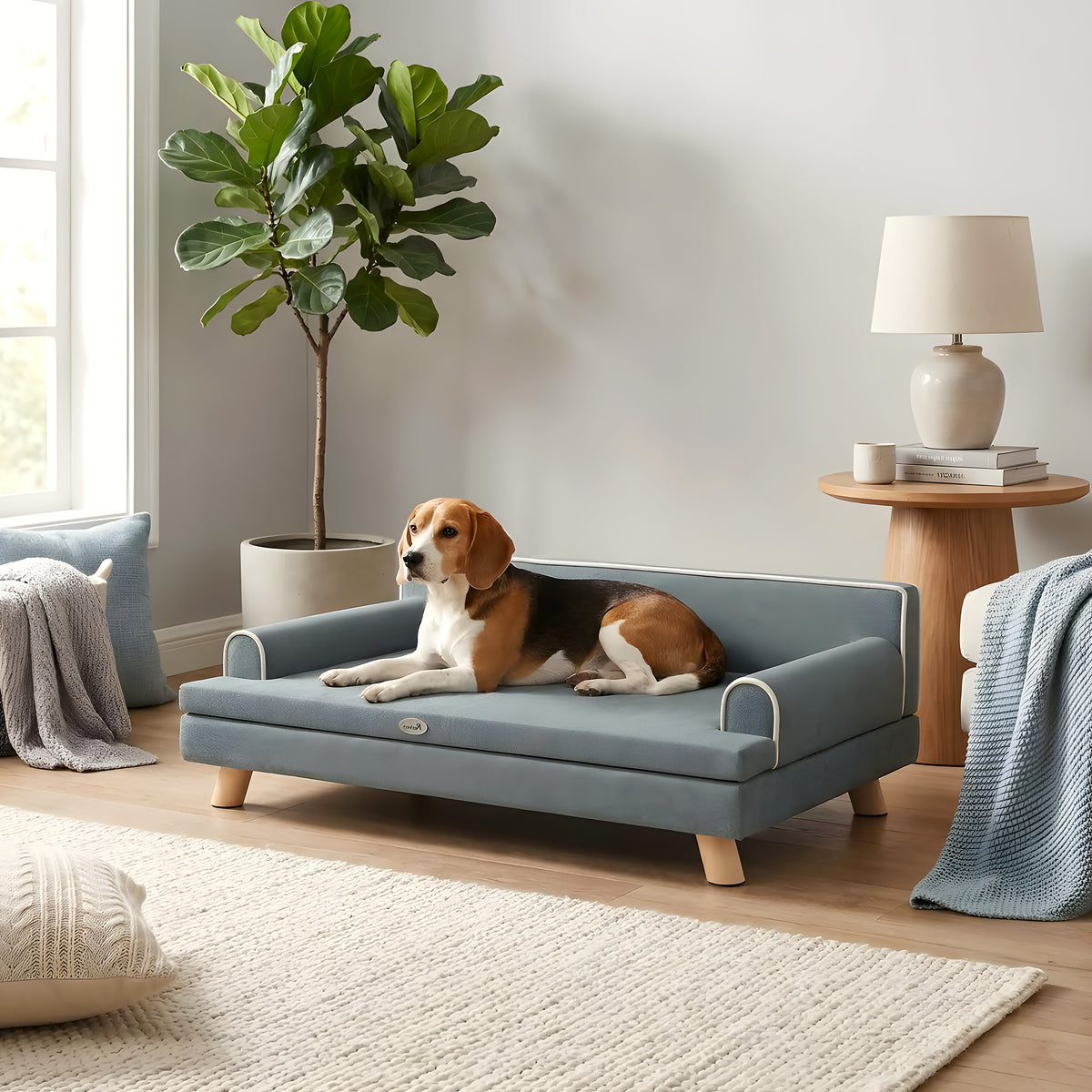 Canapé banquette sur pieds en velours gris pour chien