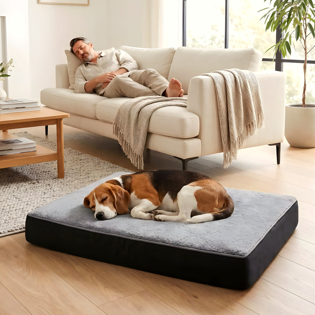 Coussin orthopédique à mémoire de forme avec couverture en peluche