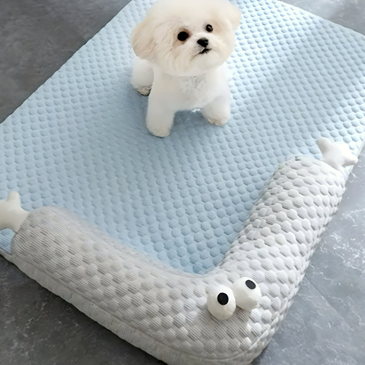 Coussin rafraîchissant en soie glacée pour petit chien