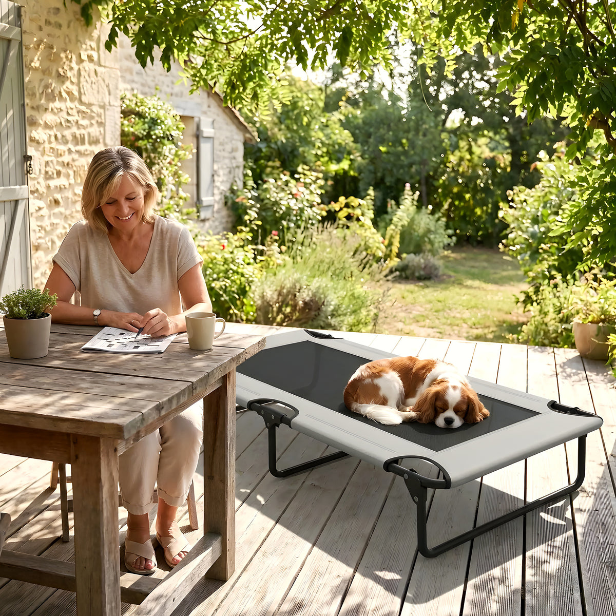 Hamac surélevé pliable et respirant pour chien