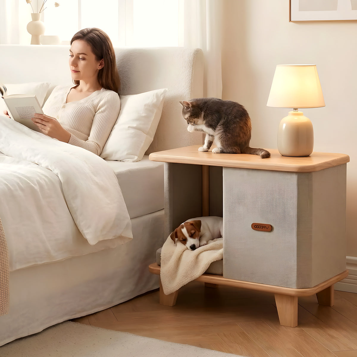 Meuble niche design en bois avec coussin pour petit chien