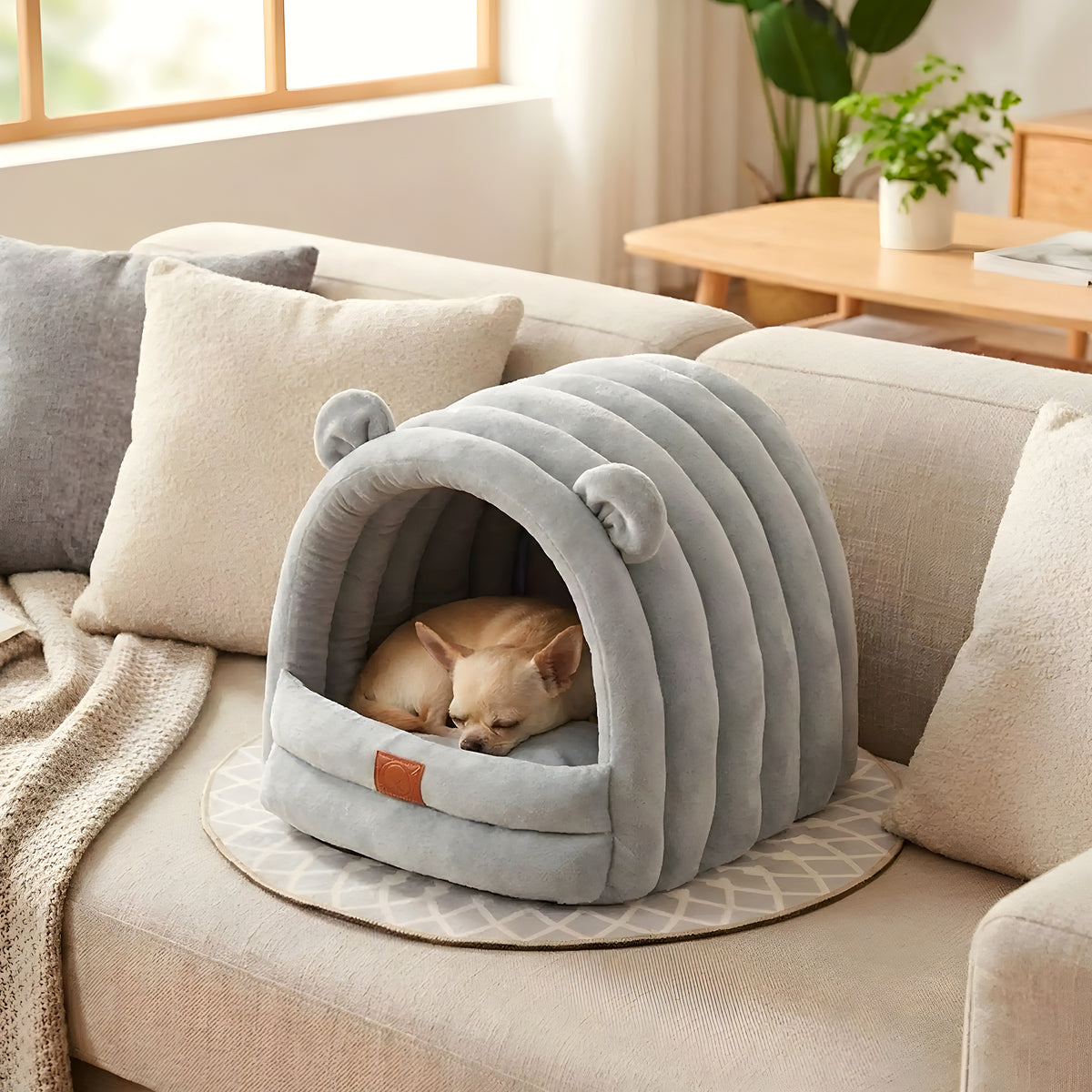 Niche douillette semi-fermée pour chien de race naine