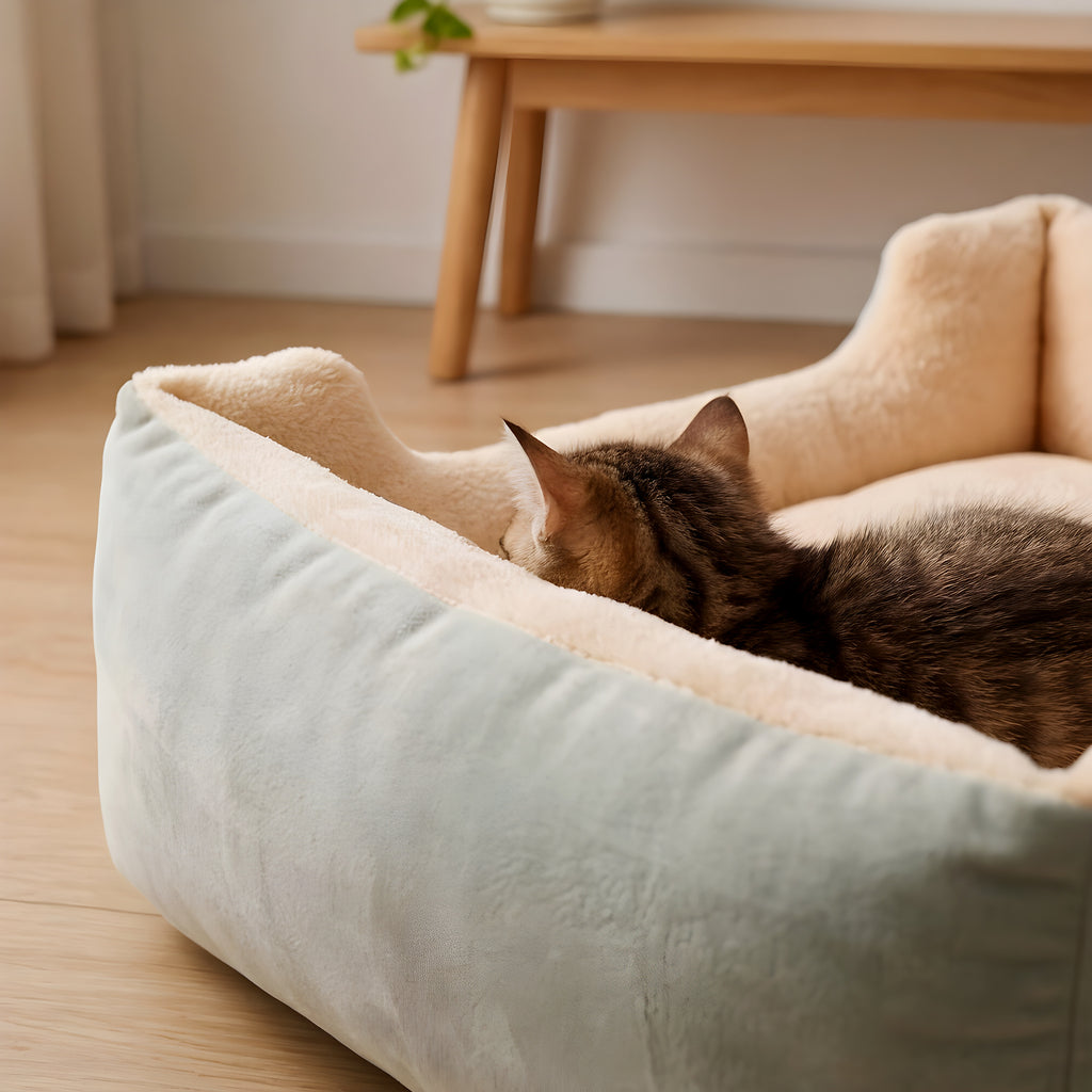 Panier peluche pour chat