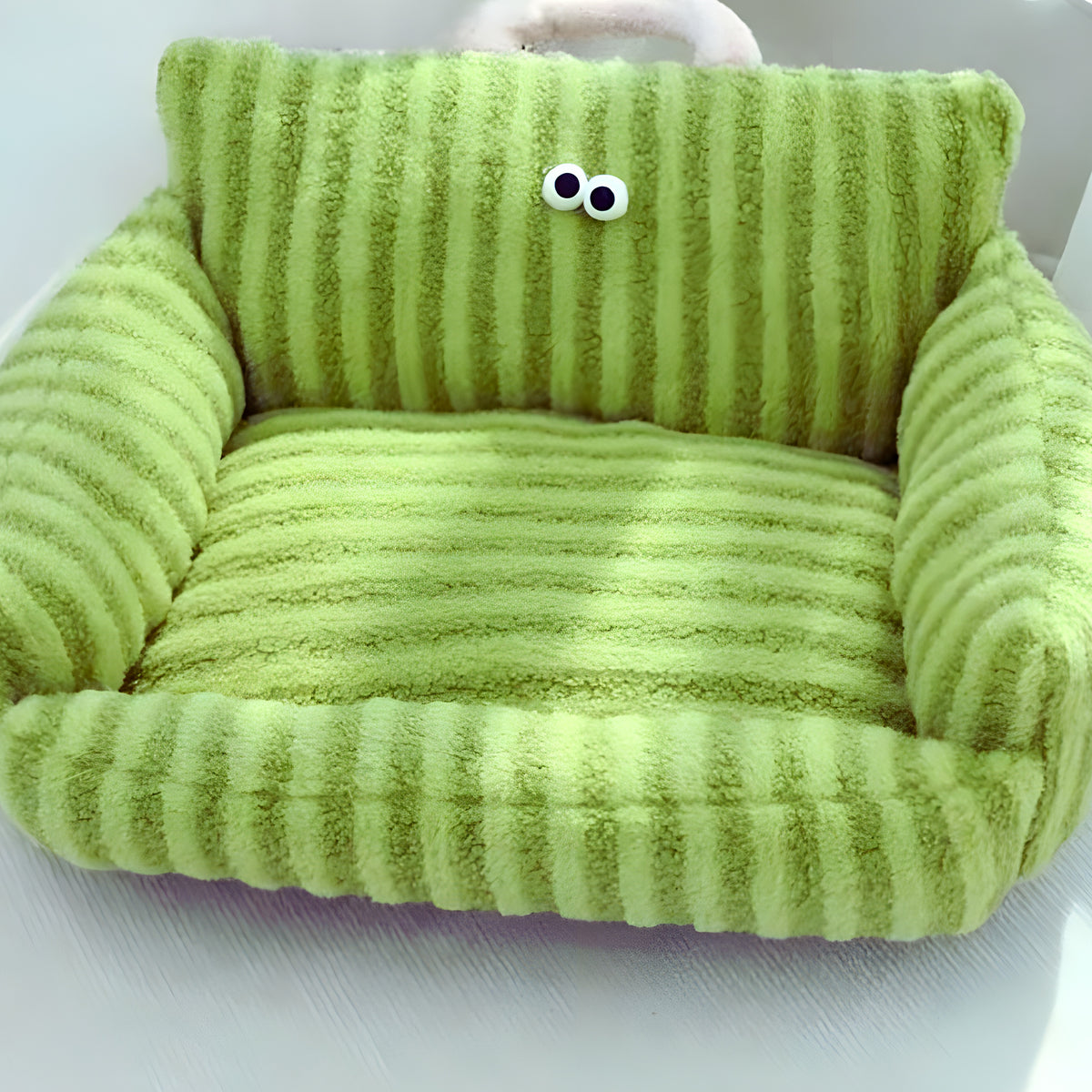 Petit canapé douillet pour chien de moins de 7 kg