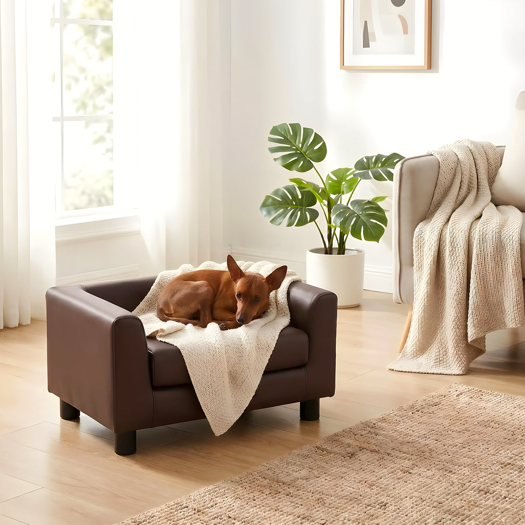 Petit fauteuil design en cuir vegan chocolat pour chien