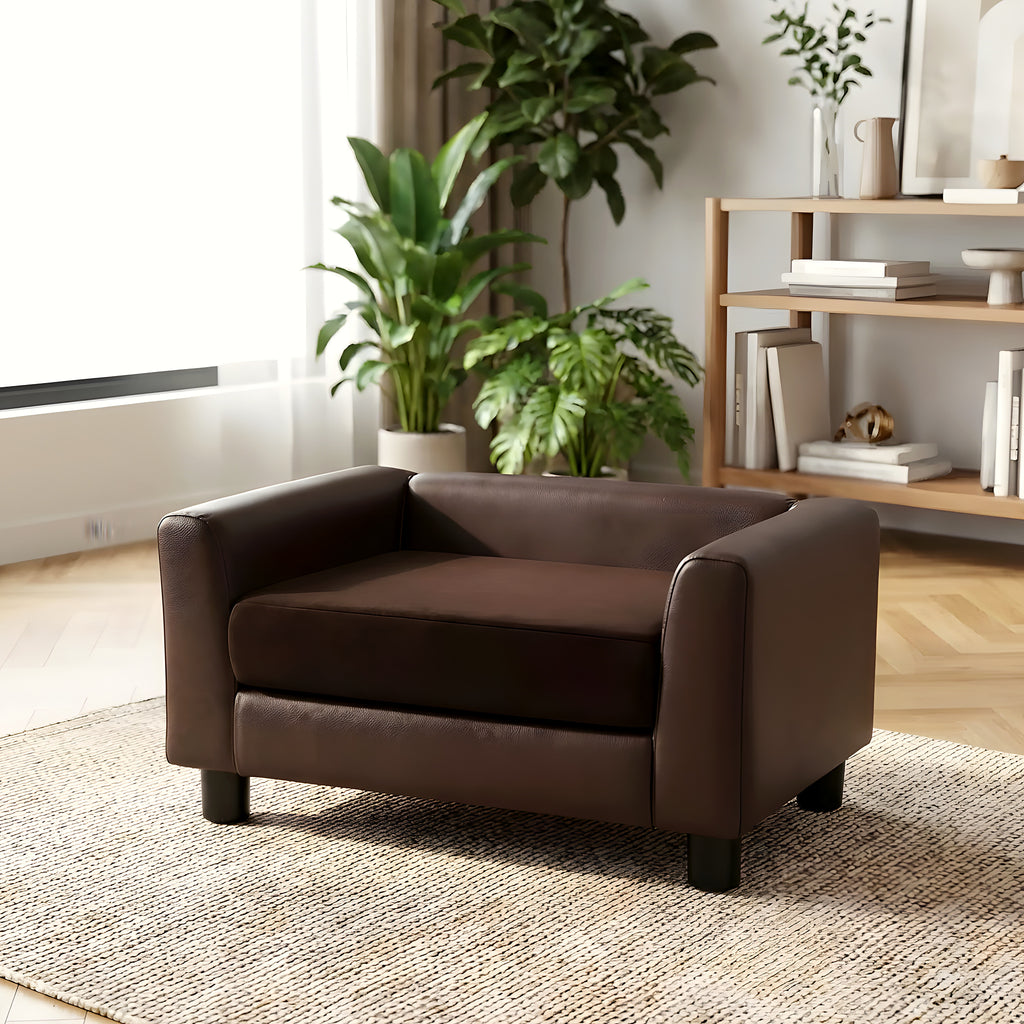 Petit fauteuil design en cuir vegan chocolat pour chien