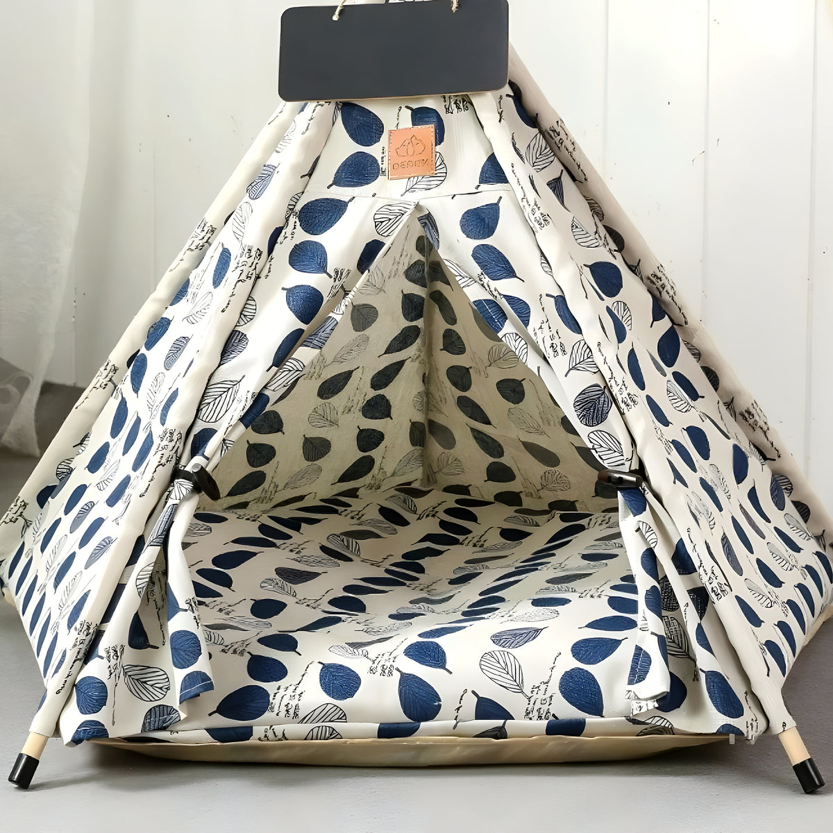 Tente tipi bohème en bois et coton pour petit chien