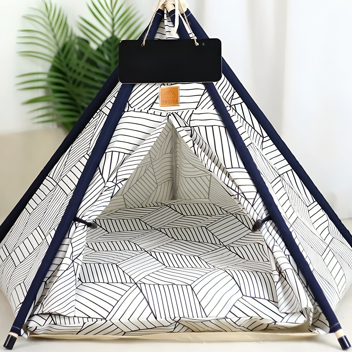 Tipi en bois et coton à motifs pour petit chien