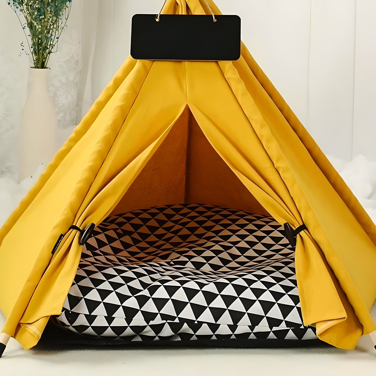 Tipi en bois et coton à motifs pour petit chien